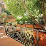 Vatican Luxury Apt With Garden